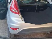 Usata Ford Fiesta 80 CV (58 kW) 2011 Grigio Berlina