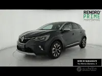Usata Renault Captur Techno 145 CV (106 kW) 2023 Blu scuro SUV
