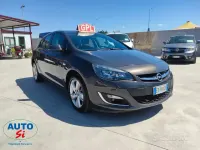 Usata Opel Astra 140 CV (102 kW) 2013 Grigio Berlina
