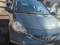 Usado Toyota Aygo 68 HP (50 kW) 2005 Cinzento Citadino
