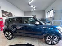 Usata Kia Soul 136 CV (100 kW) 2015 Blu SUV