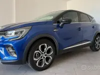 Usata Renault Captur Techno 194 CV (142 kW) 2022 Bluazzurro SUV