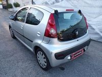Usata Peugeot 107 68 CV (50 kW) 2005 Argento Utilitaria