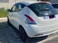 Usata Lancia Ypsilon Silver 69 CV (50 kW) 2022 Bianco Utilitaria