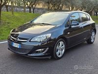 Usata Opel Astra 101 CV (74 kW) 2013 Nero Berlina