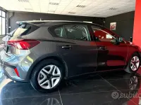 Usata Ford Focus ST-Line 120 CV (88 kW) 2022 Grigio Berlina
