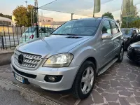 Usata Mercedes ML320 Sport Edition 224 CV (164 kW) 2007 Argento SUV