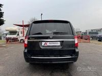 Usata Lancia Voyager Platinum 163 CV (119 kW) 2013 Nero Monovolume