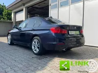 Usata BMW 320 Comfort Edition 184 CV (135 kW) 2014 Blu Berlina