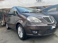 Usata Lancia Musa 77 CV (56 kW) 2010 Marrone Monovolume