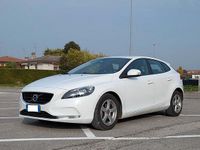 Usata Volvo V40 Kinetic 114 CV (83 kW) 2015 Bianco Berlina