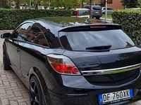 Usata Opel Astra GTC 90 CV (66 kW) 2007 Nero Berlina