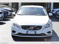 Usata Volvo V60 R-Design 136 CV (100 kW) 2013 Bianco Station wagon