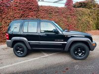 Second-hand Jeep Cherokee 142 CP (104 kW) 2002 Negru SUV