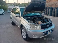 Usata Toyota RAV4 2004 Grigio SUV