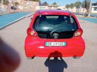 Usata Toyota Aygo 68 CV (50 kW) 2008 Rosso Utilitaria