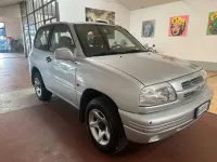 Usata Suzuki Grand Vitara 94 CV (69 kW) 2001 Argento SUV