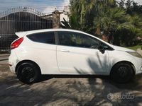 Usata Ford Fiesta 134 CV (98 kW) 2010 Bianco Utilitaria