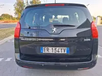 Usata Peugeot 5008 Access 114 CV (83 kW) 2015 Monovolume