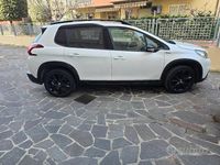 Usata Peugeot 2008 GT-line 110 CV (80 kW) 2016 Bianco SUV