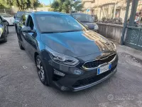 Usata Kia Ceed Sportswagon 140 CV (102 kW) 2019 Grigio scuro Station wagon