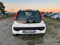 Usata Peugeot 107 68 CV (50 kW) 2013 Bianco Utilitaria