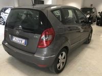 Usata Mercedes A180 Elegance 110 CV (80 kW) 2010 Grigio Monovolume