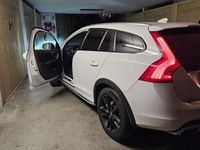 Usata Volvo V60 CC 150 CV (110 kW) 2017 Bianco Station wagon