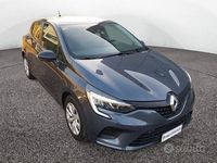 Używany Renault Clio V Life 91 KM (66 kW) 2022 Szary Sedan/Limuzyna