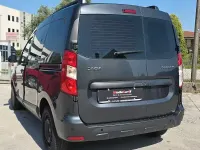 Usata Dacia Dokker Comfort 90 CV (66 kW) 2018 Grigio Monovolume