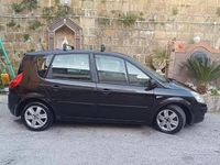 Usata Renault Scénic II 105 CV (77 kW) 2007 Nero Monovolume