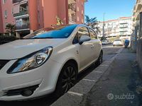 Usata Opel Corsa 75 CV (55 kW) 2010 Bianco Berlina