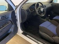 Usata VW Golf IV 110 CV (80 kW) 2000 Bianco metallizzato Utilitaria