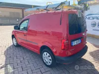 Usata VW Caddy 122 CV (89 kW) 2016 Rosso Monovolume