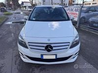 Usata Mercedes B200 156 CV (114 kW) 2014 Bianco Monovolume