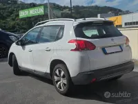 Usata Peugeot 2008 Allure 82 CV (60 kW) 2015 Bianco SUV