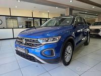 Usata VW T-Roc Life 116 CV (85 kW) 2023 Blu SUV
