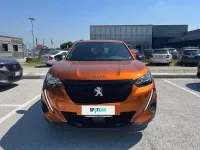 Usata Peugeot 2008 Active 131 CV (96 kW) 2023 Arancione SUV