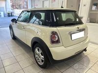 Begagnad Mini ONE 75 HK (55 kW) 2013 Vit Halvkombi
