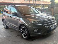 Usata Ford Kuga ST-Line 150 CV (110 kW) 2017 Grigio SUV