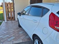 Usata Ford Fiesta 70 CV (51 kW) 2011 Bianco Utilitaria