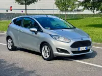 Usata Ford Fiesta Titanium 101 CV (74 kW) 2014 Grigio Utilitaria