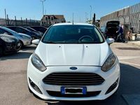 Usata Ford Fiesta 92 CV (67 kW) 2013 Bianco Utilitaria