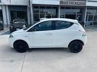 Usata Lancia Ypsilon Silver 70 CV (51 kW) 2022 Bianco Utilitaria