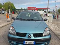 Usata Renault Clio II 75 CV (55 kW) 2003 Verde Berlina