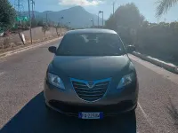 Usata Lancia Ypsilon Gold 69 CV (50 kW) 2016 Grigio Utilitaria