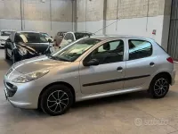 Usata Peugeot 206 60 CV (44 kW) 2010 Grigio Berlina