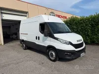 Usata Iveco Daily 116 CV (85 kW) 2020 Bianco Berlina