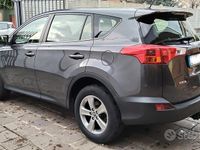 Usata Toyota RAV4 124 CV (91 kW) 2015 Grigio SUV