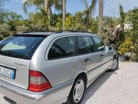 Usata Mercedes C250 Classic 150 CV (110 kW) 2000 Argento Station wagon